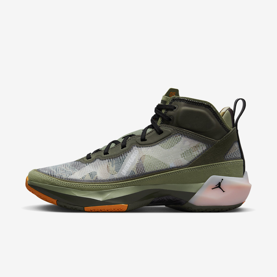 Undefeated x Футболка nike air jordan futura tech sportswear m-l оригинал7 DV6255-300