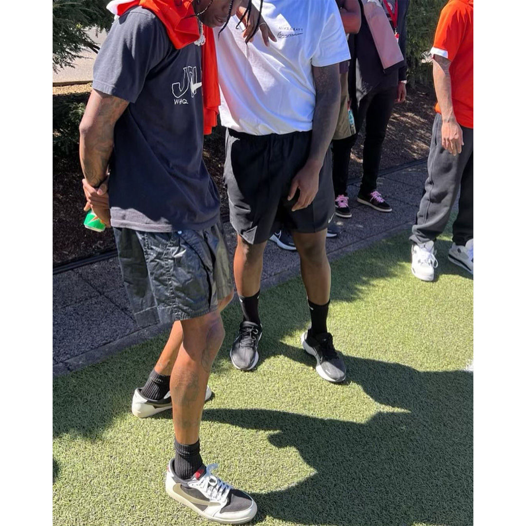 Retro uno hotsell travis scott