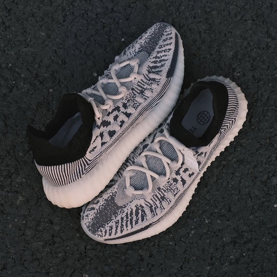 adidas Yeezy Boost 350 V2 CMPCT “Panda” 