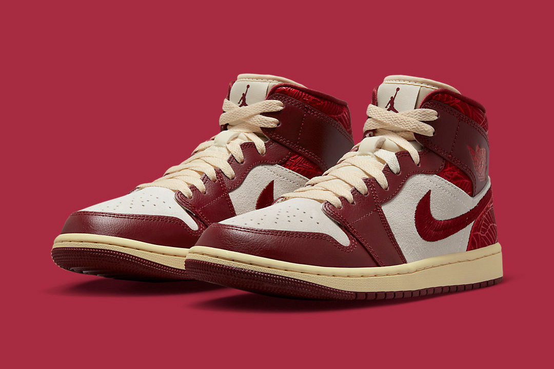 NIKE WMNS Air Jordan 1 Mid SE \