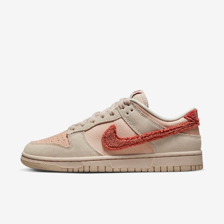 This image has an empty alt attribute; its file name is nike-dunk-low-terry-swoosh-dz4706-200-01-750x750.jpeg