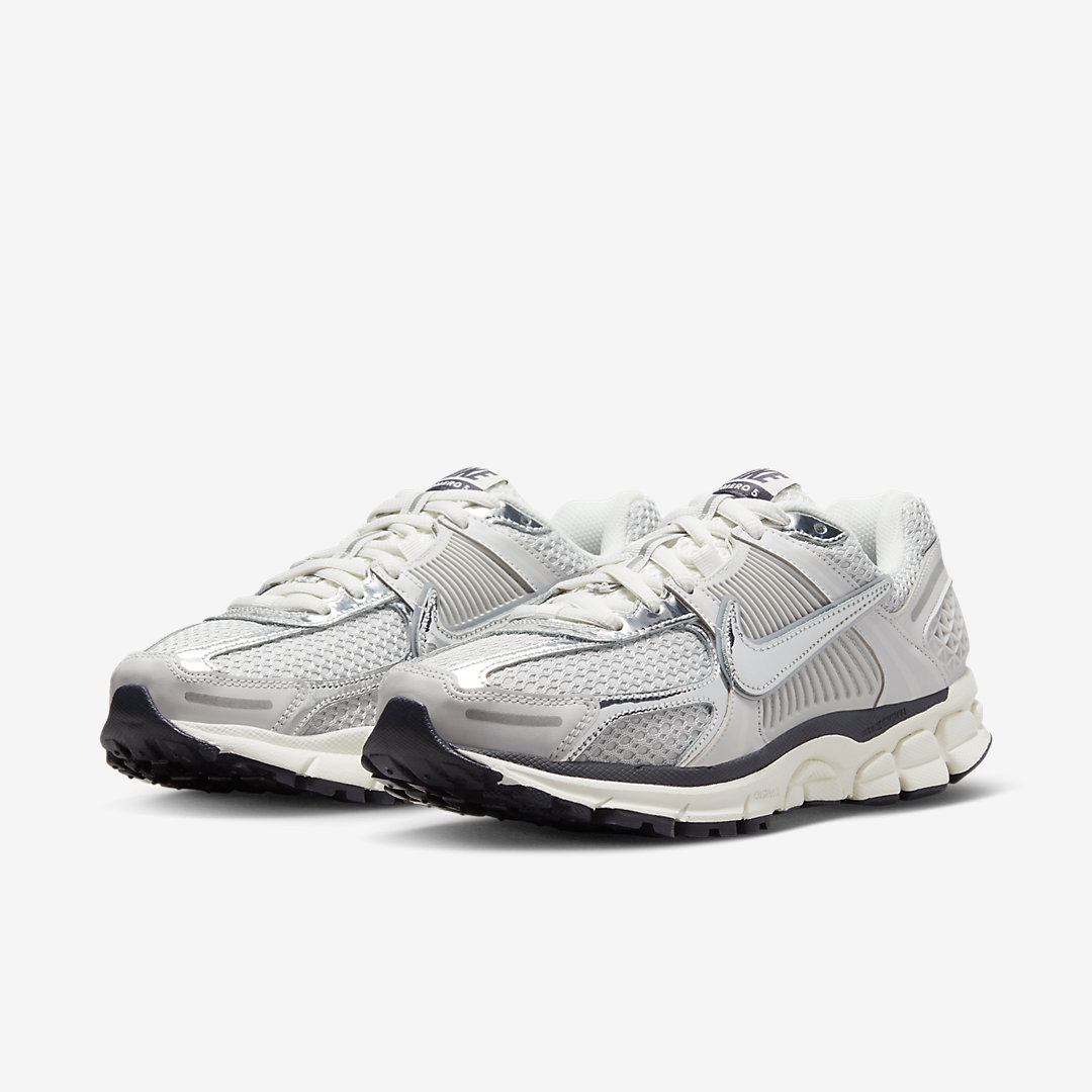 Nike Zoom Vomero 5 Photon Dust FD0884 025 02