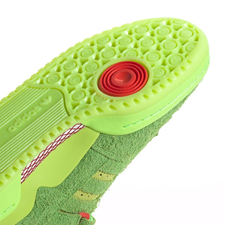 The Grinch adidas Forum Low HP6772 010 750x750