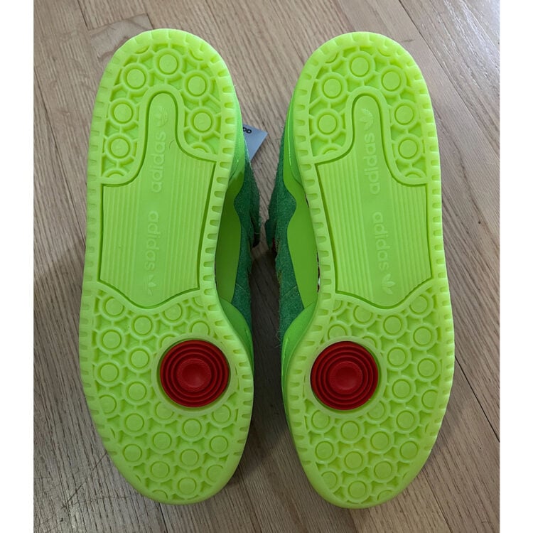 The Grinch adidas Forum Low HP6772 09 750x750