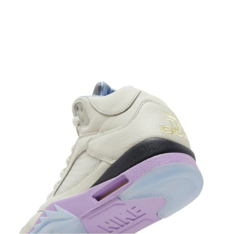 Air Jordan 8 sneakers
