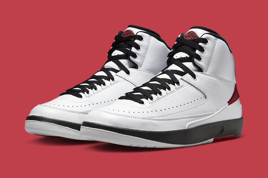 Air Jordan 2 OG "Chicago" DX2454-106