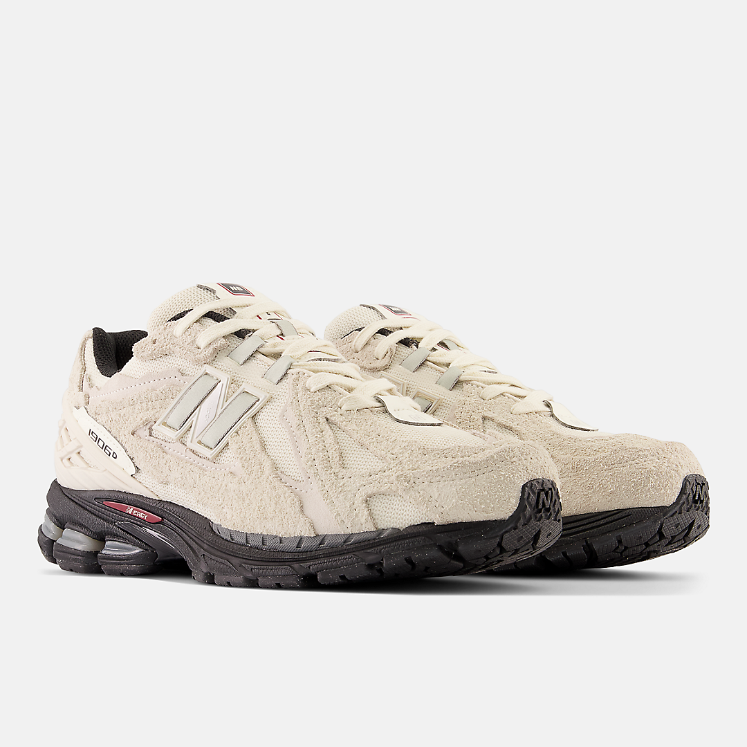 New Balance logo at the left side Women s New Balance FUSE V3 Fast Pitch Metal Cleats Refined Future M1906DB OdegardcarpetsShops