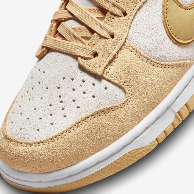 Nike Dunk Low WMNS "Gold Suede" DV7411-200
