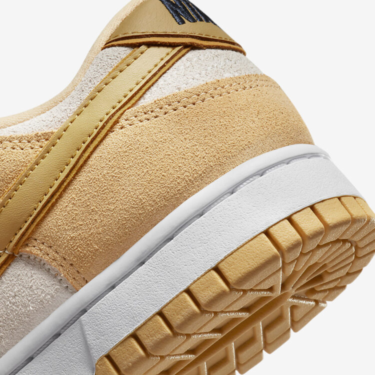 Nike Dunk Low WMNS "Gold Suede" DV7411-200