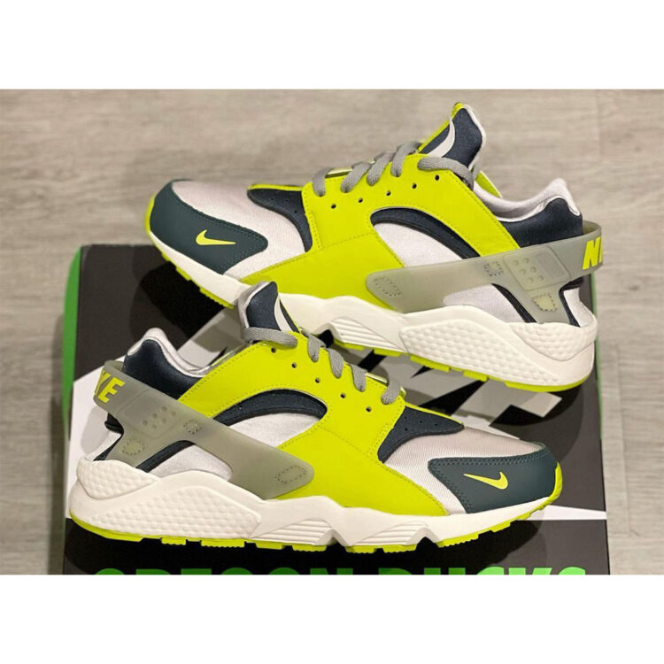 nike store air huarache oregon ducks fn1485 001 01 750x750