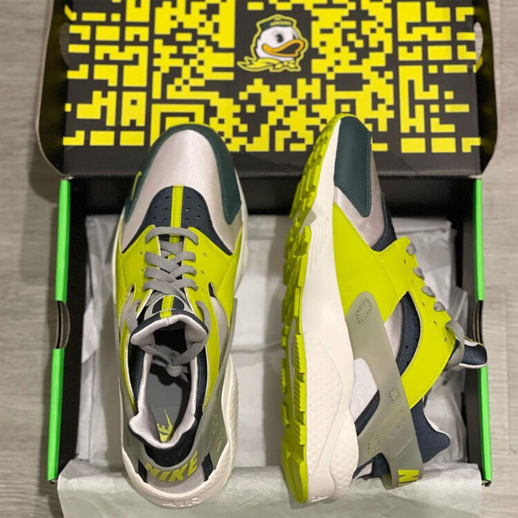 nike store air huarache oregon ducks fn1485 001 05 750x750