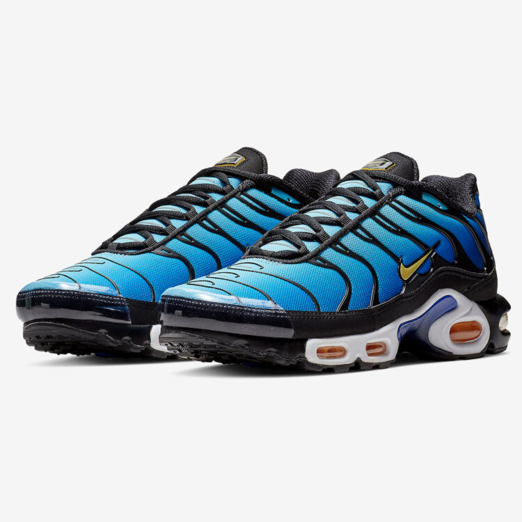 Hyper blue air max plus outfit sales