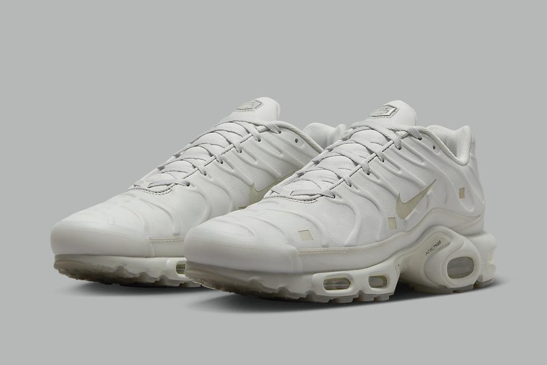 “Platinum Tint” Covers the A-COLD-WALL* x Nike Air Max Plus