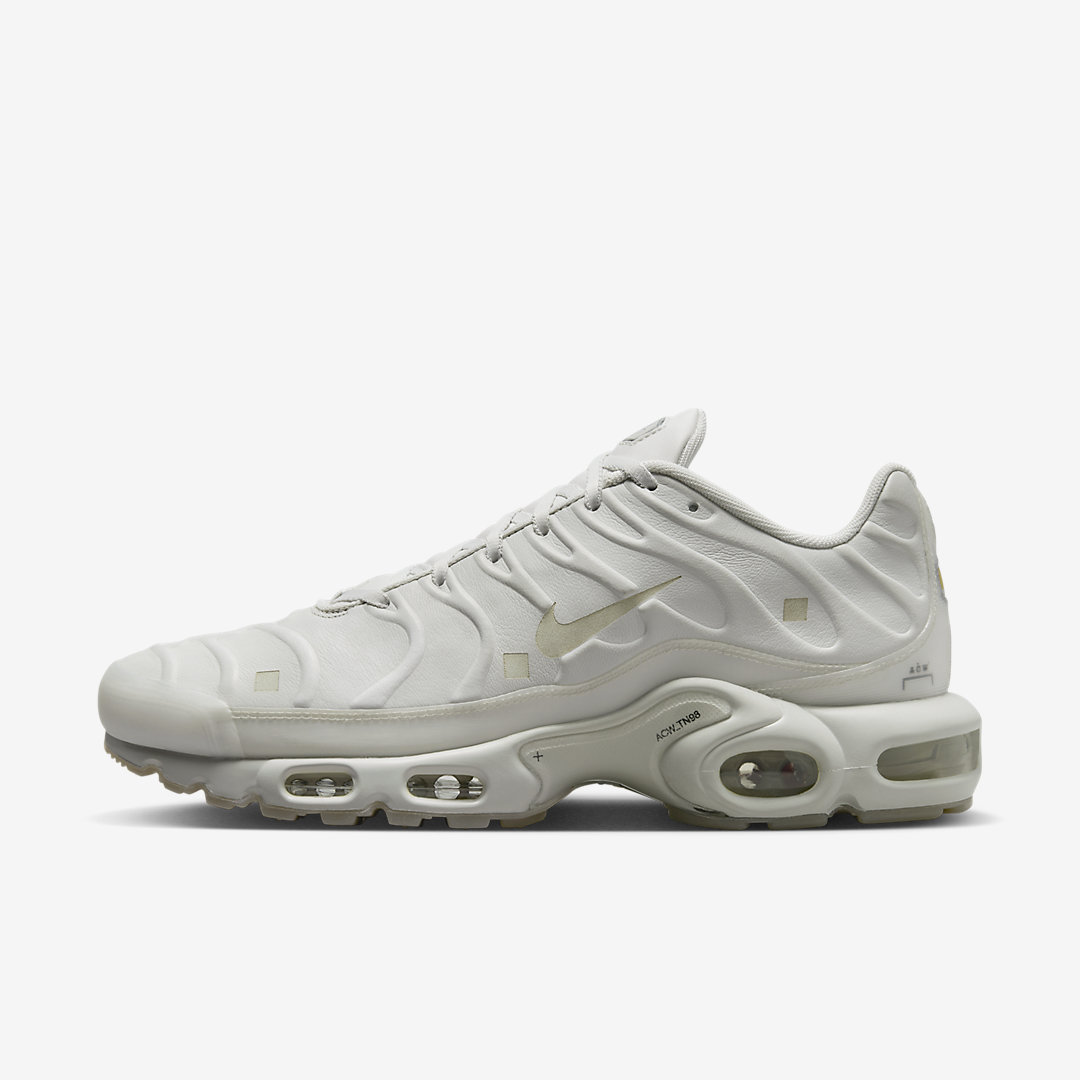 A COLD WALL x Nike Air Max Plus Platinum Tint FD7855 002 03