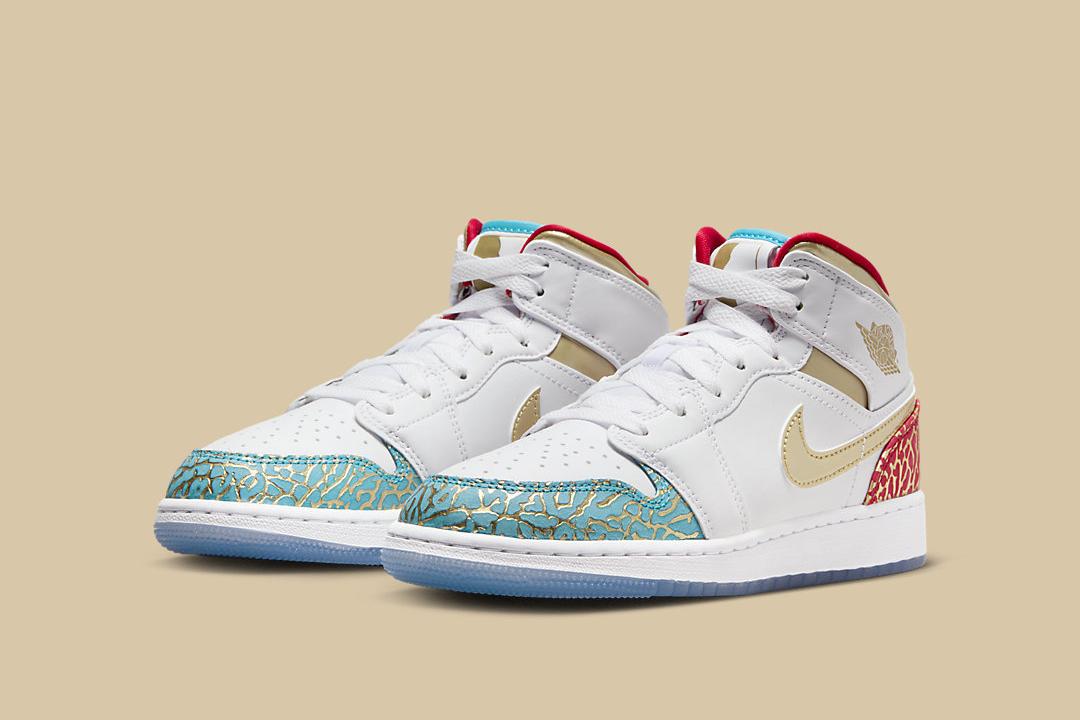 This Air Jordan 1 Mid GS “UNC to Chicago” Celebrates MJ’s Career