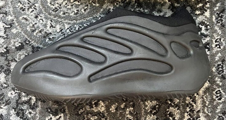 YZY 700v3 Foam Knit Sample Surfaces