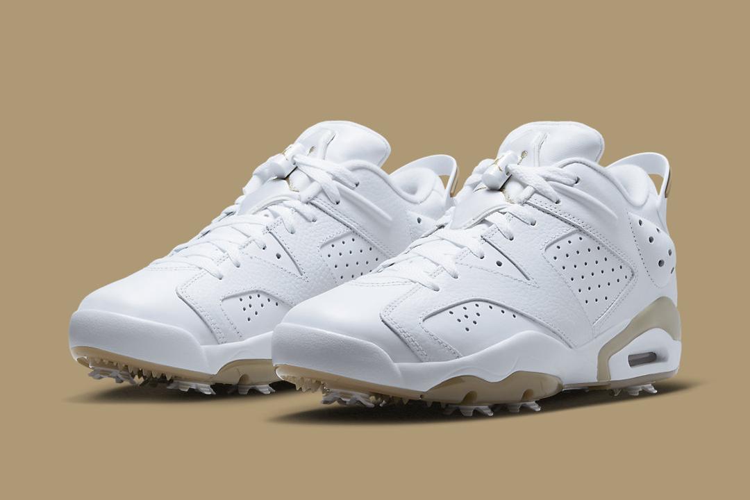 North Carolina celebrates in Jordan Brand sneakers "White/Khaki" DV1376-100