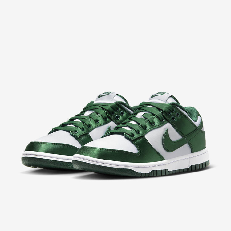 Nike Dunk Low WMNS "Satin Green" DX5931-100