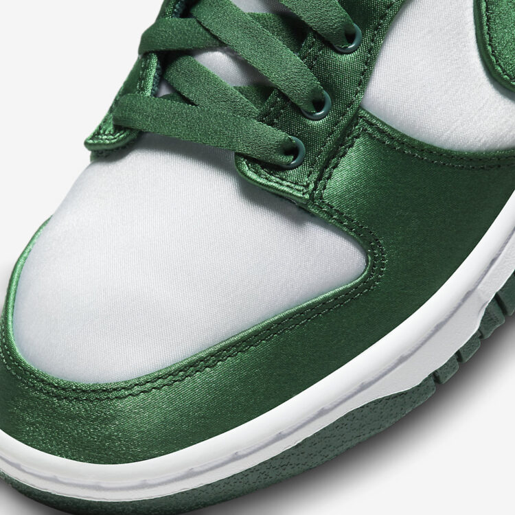 Nike Dunk Low WMNS "Satin Green" DX5931-100
