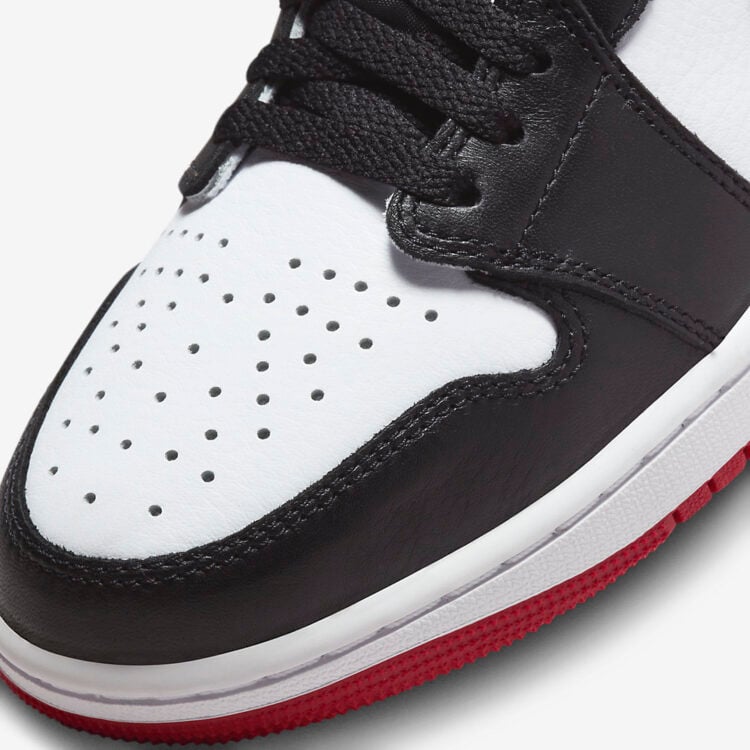 Air Jordan 1 Low OG “Black Toe” CZ0790-106