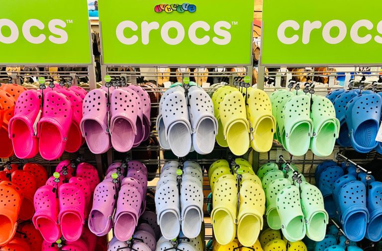 crocs j3 Teka marburgShops Crocs Suing Former Employee for Using Trade Secrets