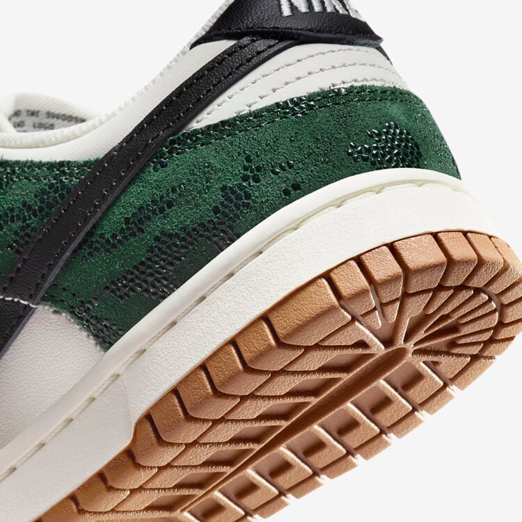 Nike Dunk Low WMNS "Green Snake" FQ8893-397