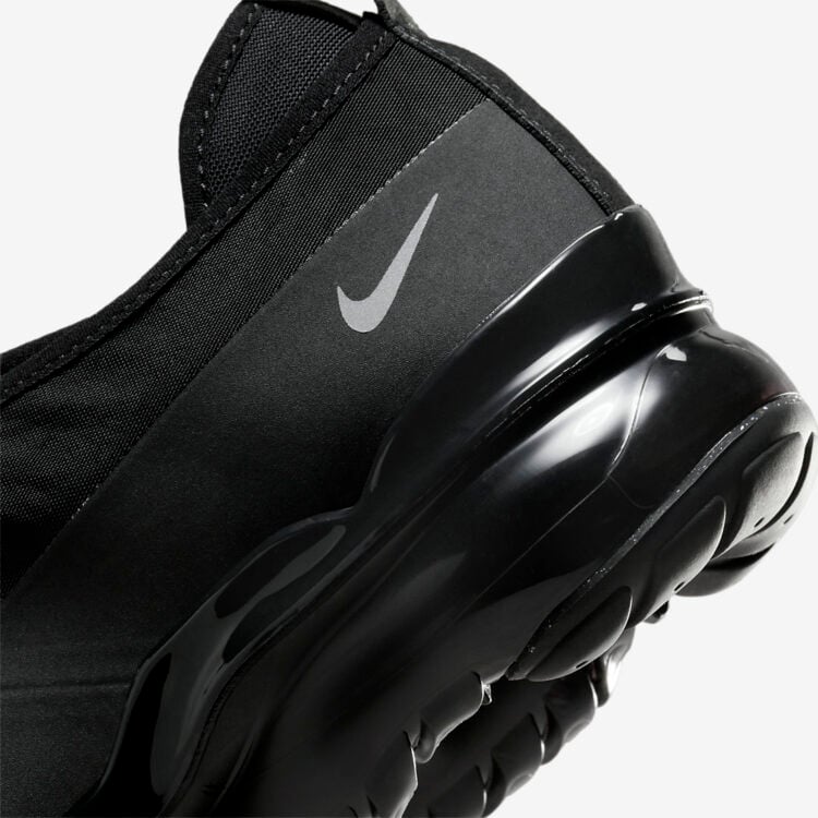 Nike VaporMax Moc Roam "Triple Black" DZ7273-001