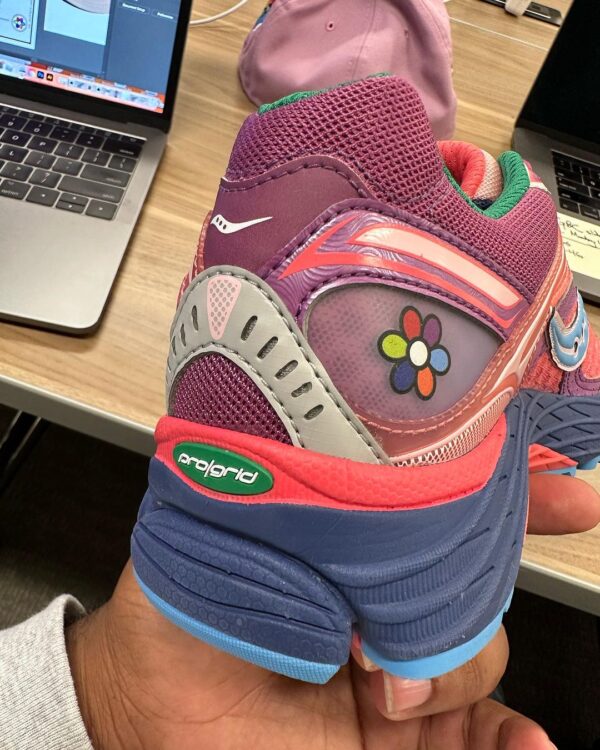 - HQZ Jae Tips x Saucony ProGrid Omni 9