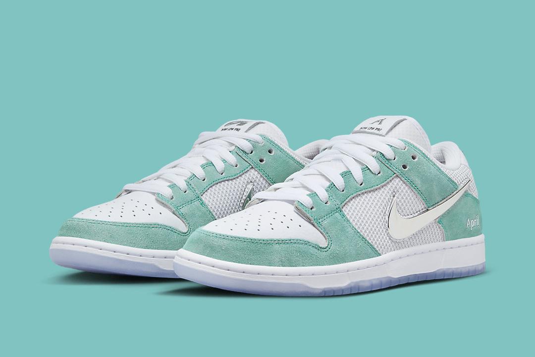 April Skateboards x texas Nike SB Dunk Low FD2562-400