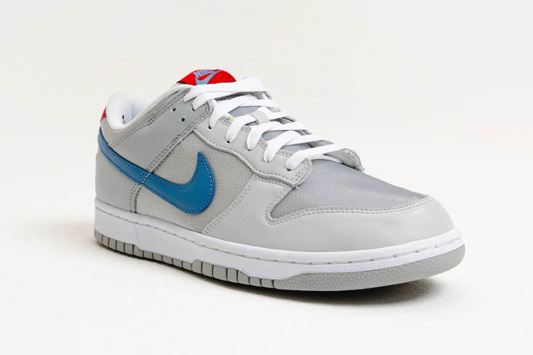 Nike Dunk Low "Silver Surfer"