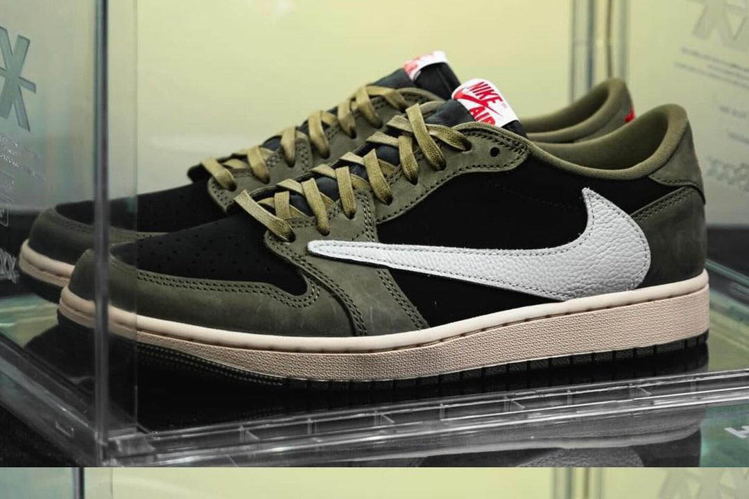 Travis Scott x Air Jordan 1 Low OG 