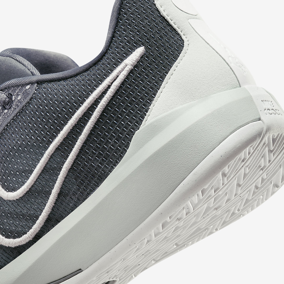 Nike Sabrina 1 
