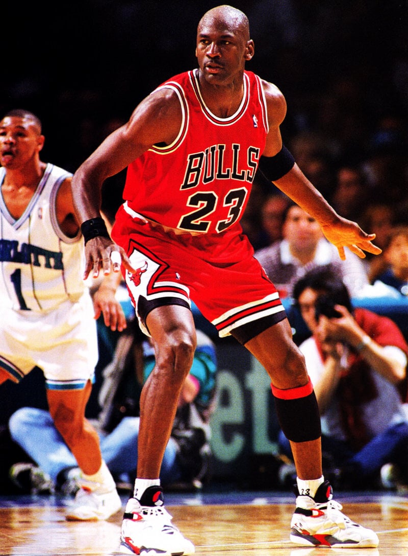 Michael Jordan wearing the Air Jordan 8 "Bugs Bunny"