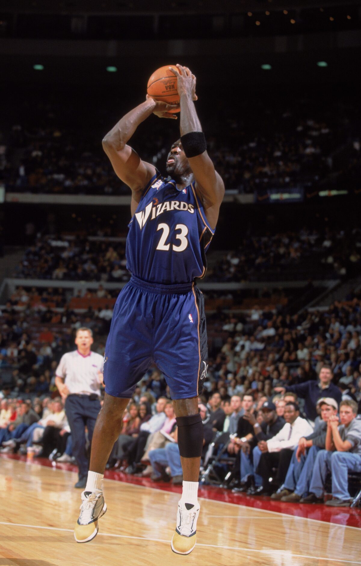 Michael Jordan wearing the Air Jordan 16 "Wheat"