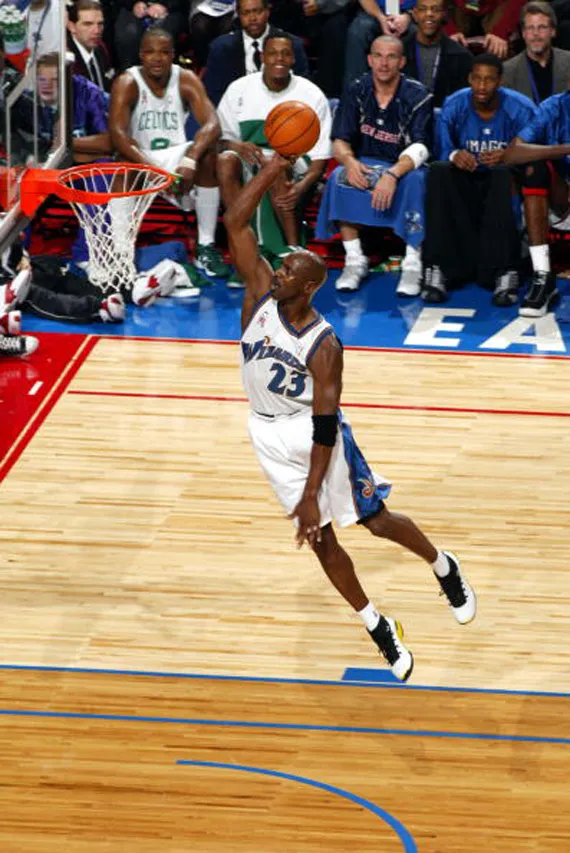 Michael Jordan wearing the Air Jordan 17 Low "Lightning" in the 2002 NBA All-Star Game