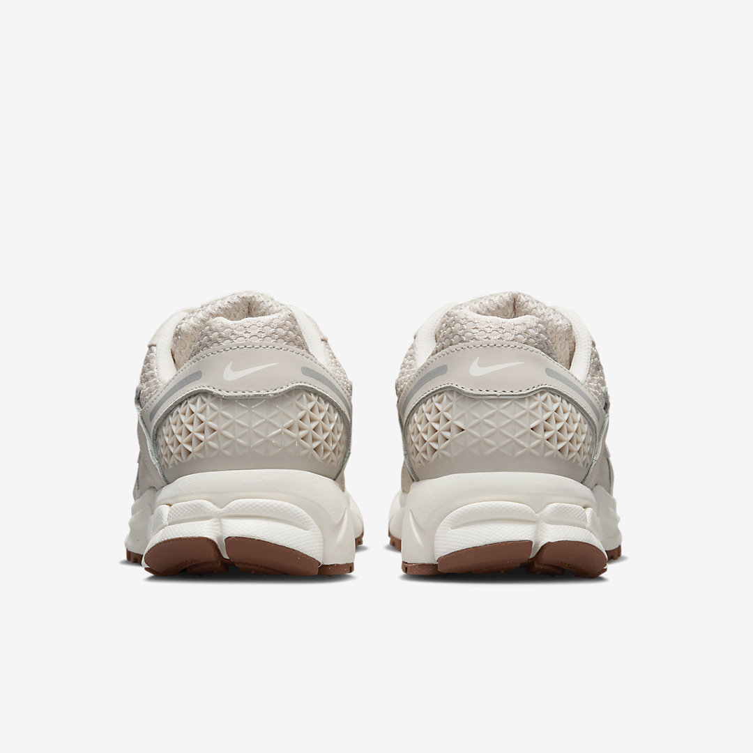 - HQZ Nike Zoom Vomero 5 FZ3780-101