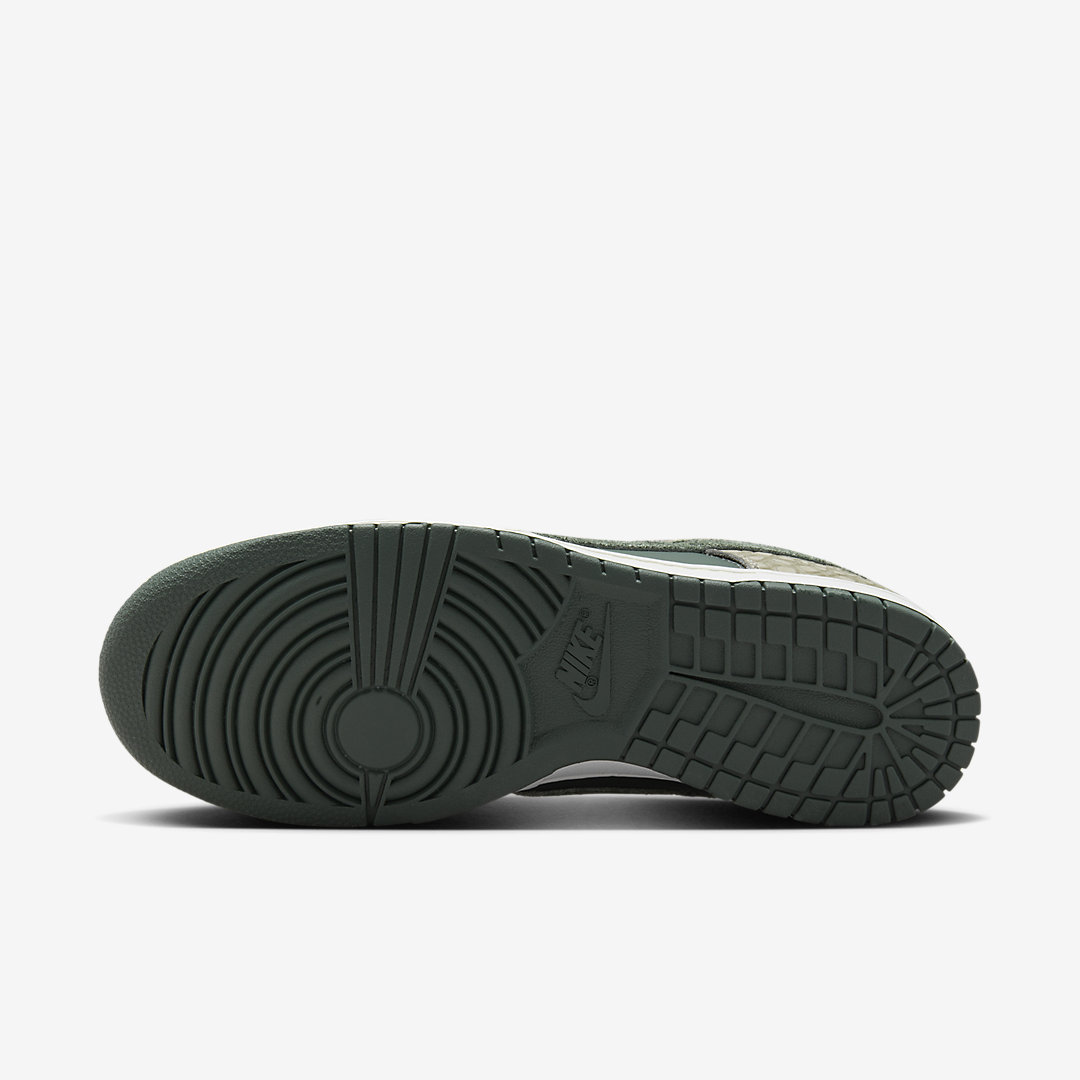 - HQZ Nike Dunk Low HF4878-053