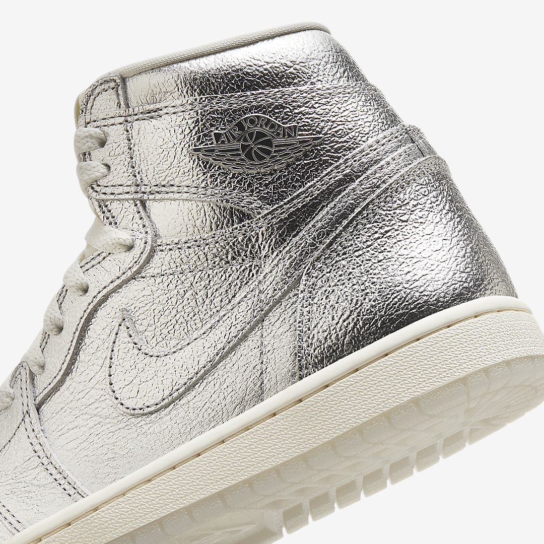 Air Jordan 1 High OG WMNS "Chrome" FN7249-001