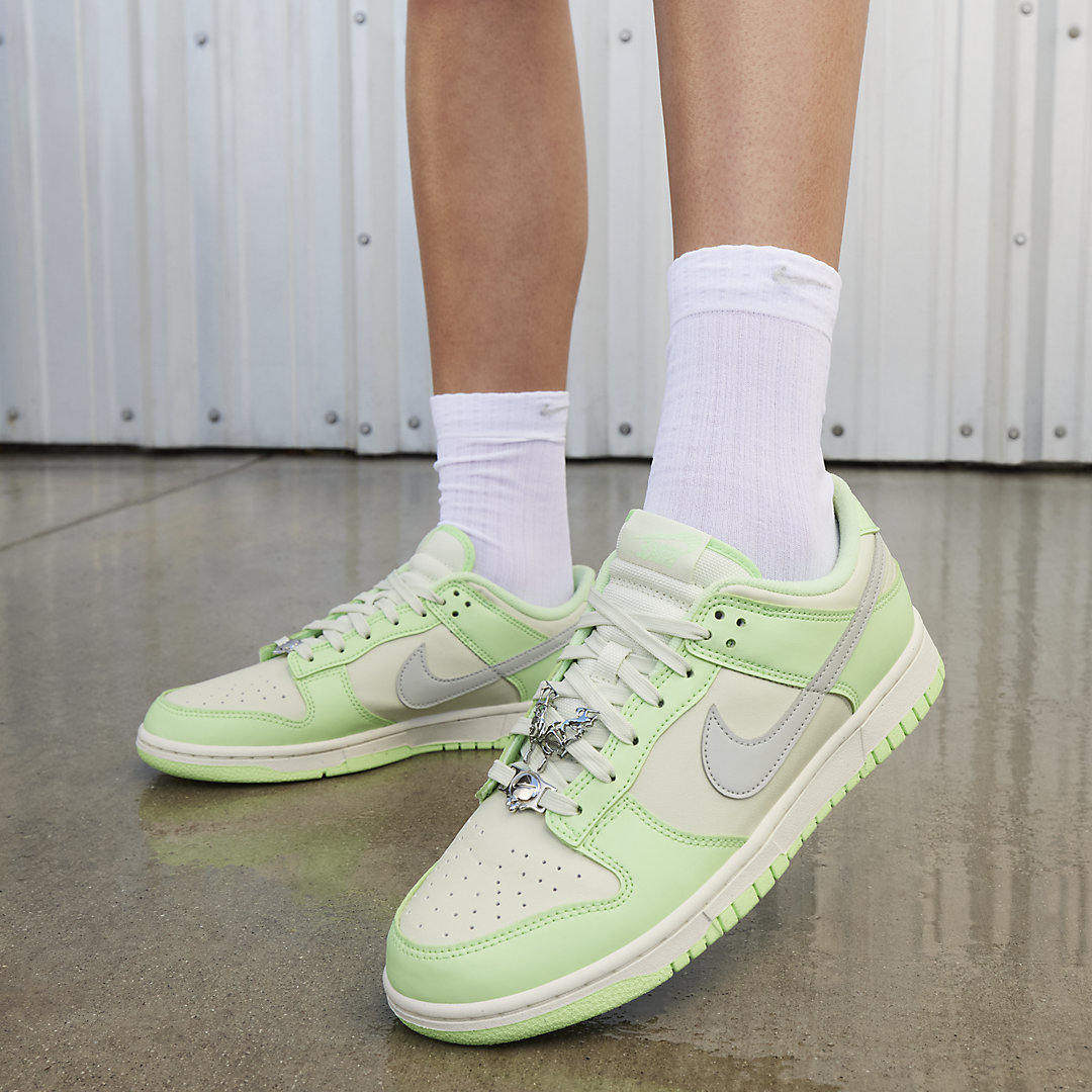 nike White-metallic Dunk Low Next Nature WMNS FN6344-001