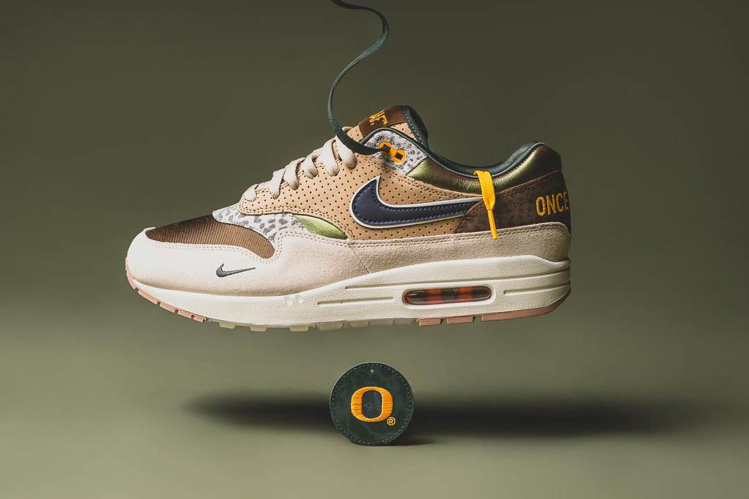 nike air max 1 university or oregon pe air max day 2024