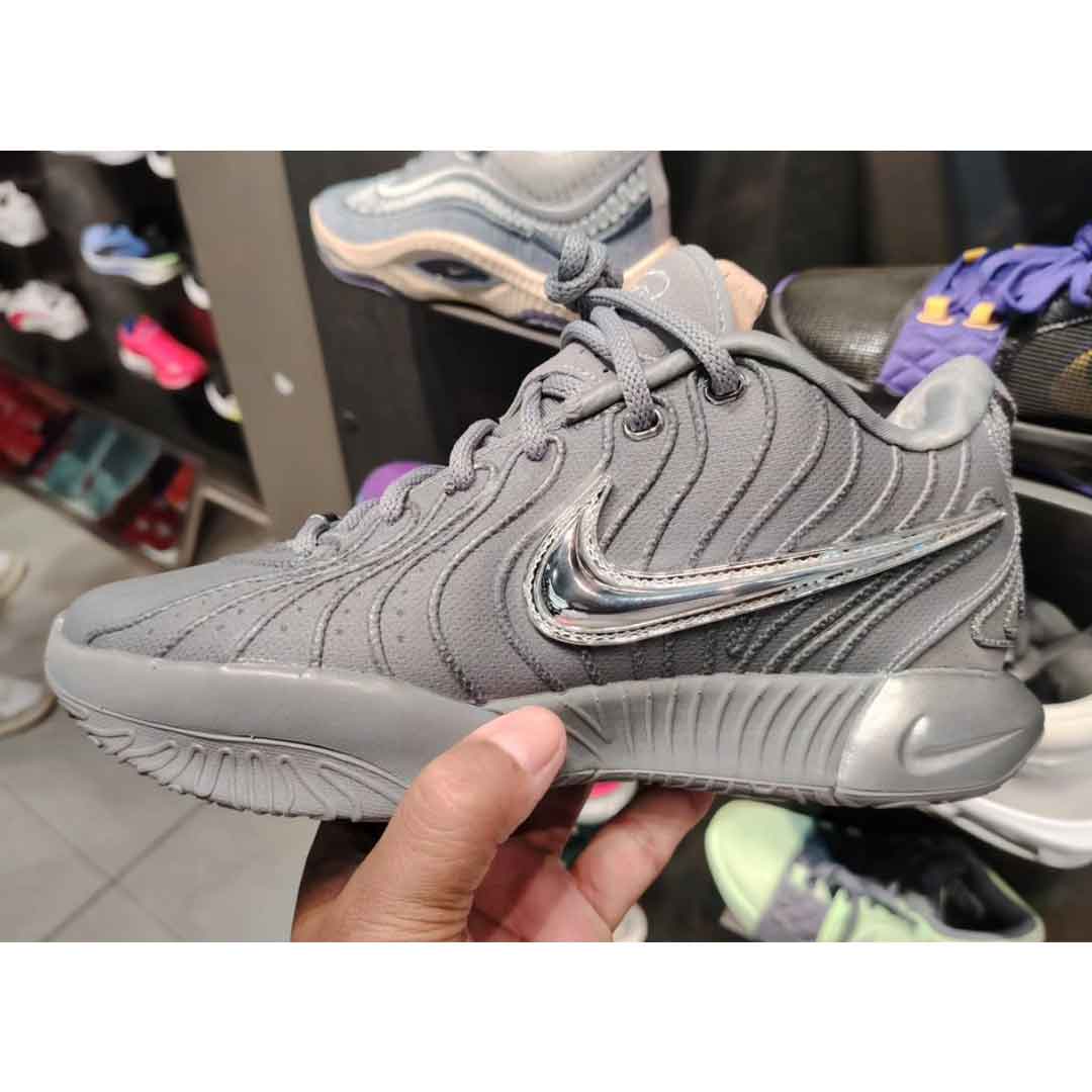 The Nike LeBron 21 Surfaces in”Cool Grey”