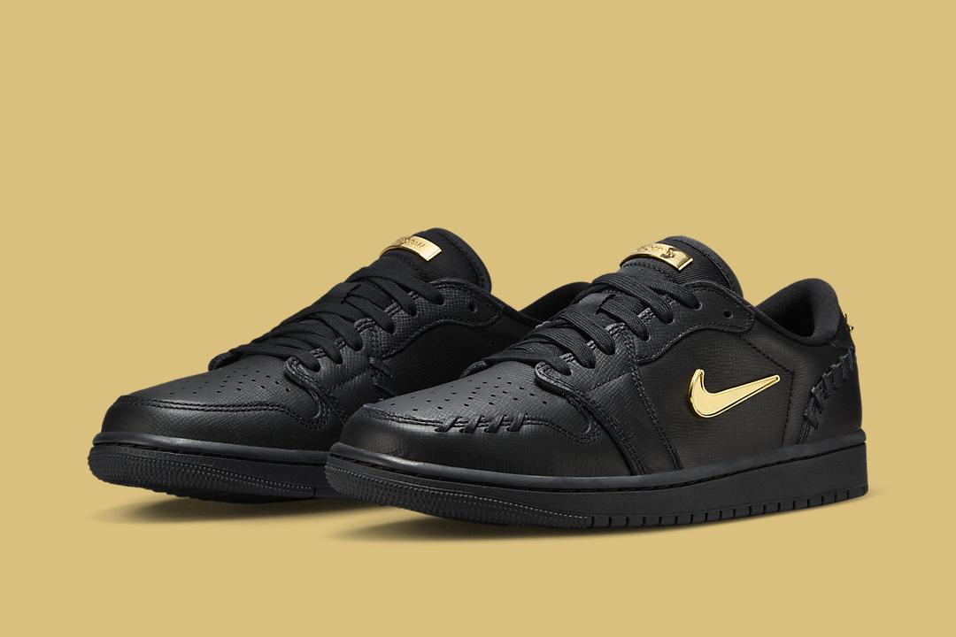 A Look at Michigan s Air Jordan XXX1 Air Jordan 1 Low Method of Make WMNS Black Metallic Gold FN5032 CdsprovidenciaShops 007
