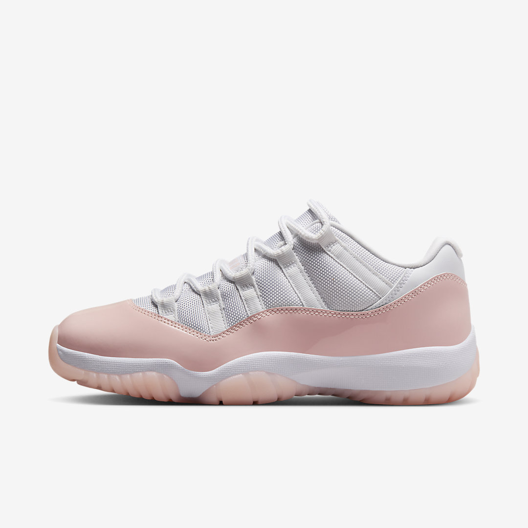 Μεταλλικά γράμματα Jordan Air στα μανίκια1 Low WMNS "Legend Pink" AH7860-160