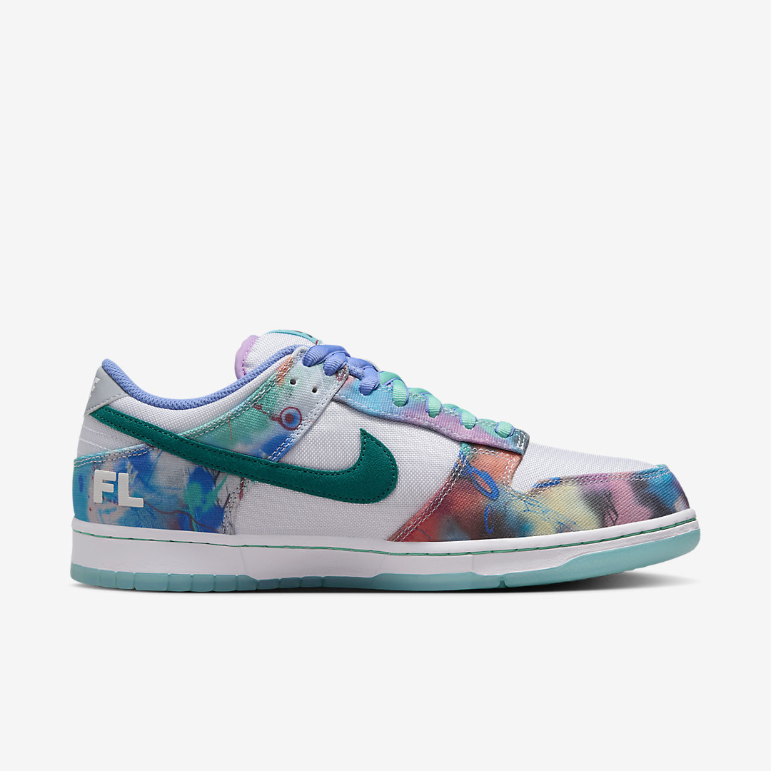 Futura x Nike SB Dunk Low HF6061 400 04