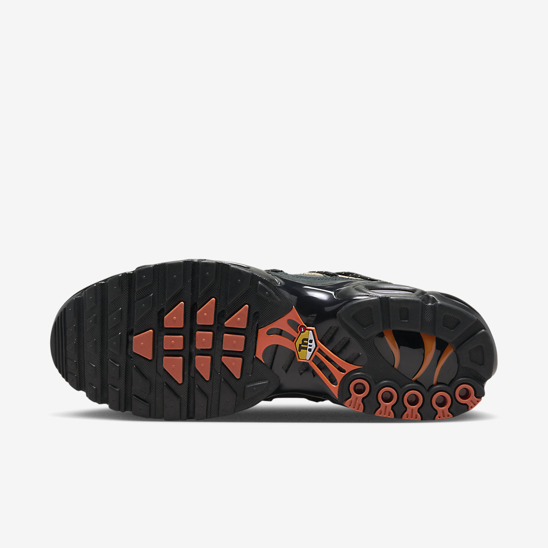 Nike Air Max Plus Utility TanBlack FD0670 200 07