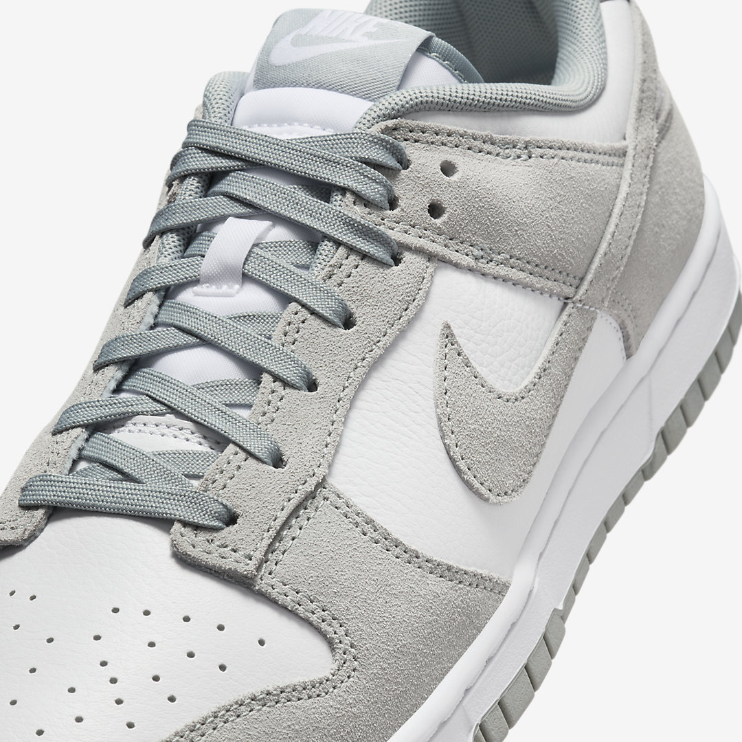 Combined print and embroidery elevates the Nike Air logo FQ8249-101