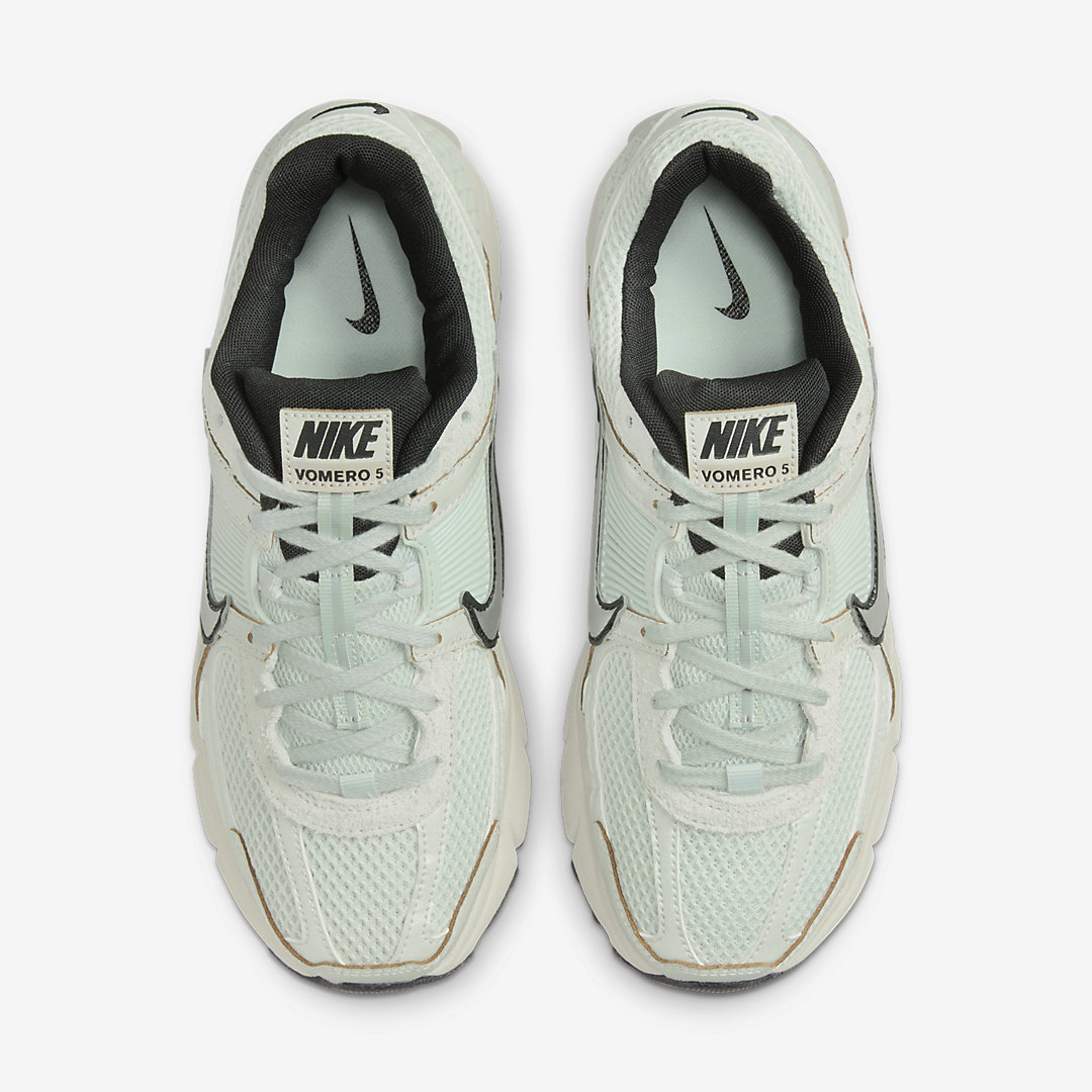 - HQZ Nike Zoom Vomero 5 WMNS FN6742-001