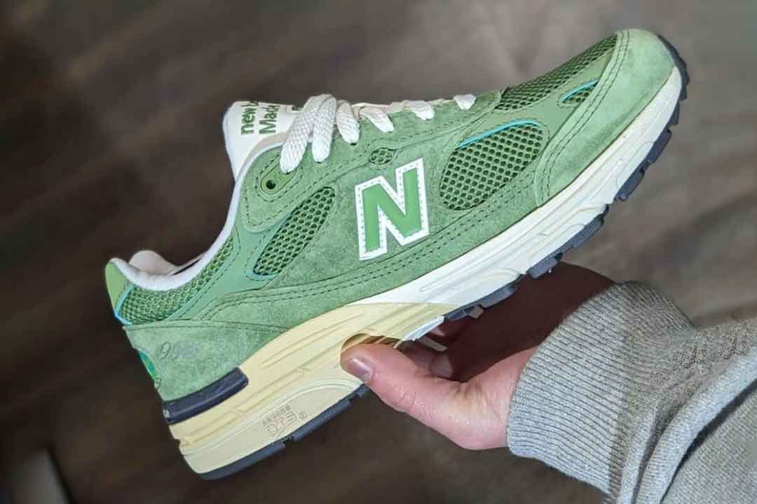 The New Balance 993 Opts for a”Chive” Outfit for Spring