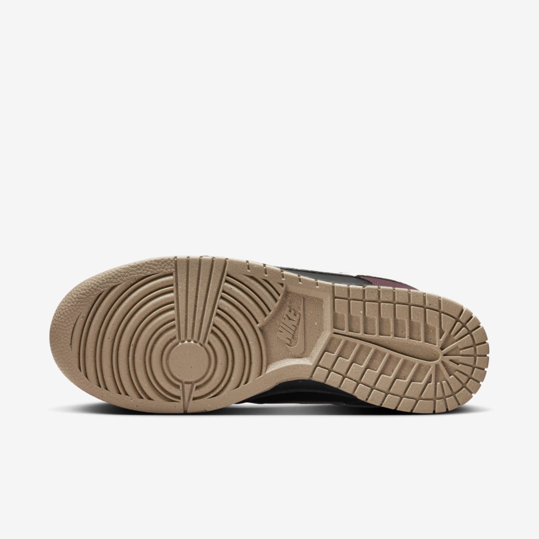 - HQZ Nike Dunk Low Next Nature HM9658-600