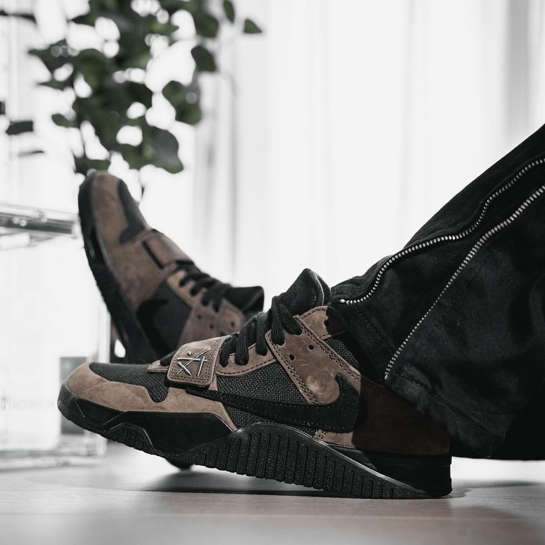 Travis Scott x Jordan Jumpman Jack "Mocha" FZ8117-200